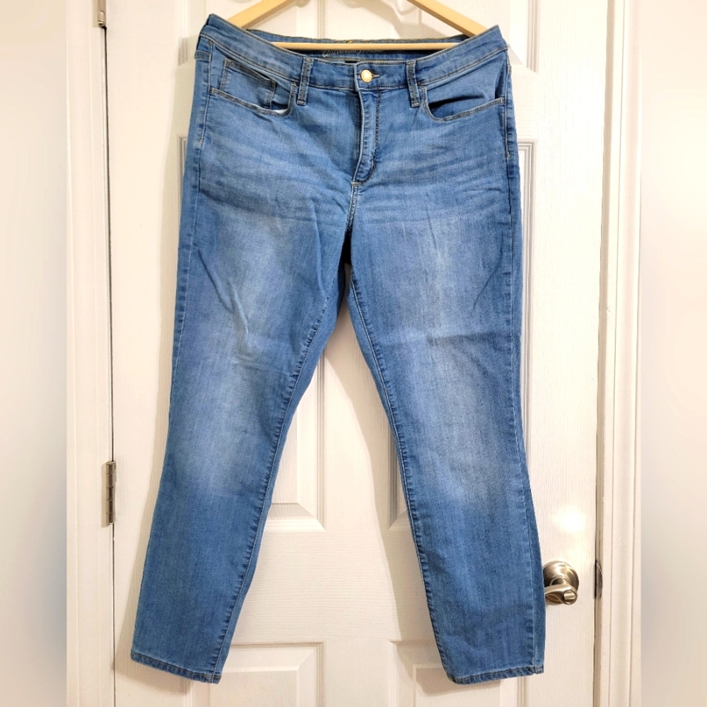 Universal Thread Mid Rise Skinny Jeans